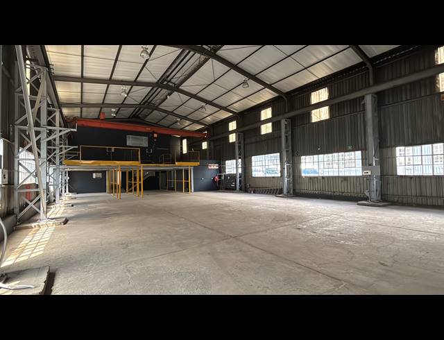 1,129M² WAREHOUSE TO LET IN SEBENZA